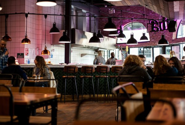 What Are the Effective Ways for UK Restaurants to Implement Eco-friendly Practices?