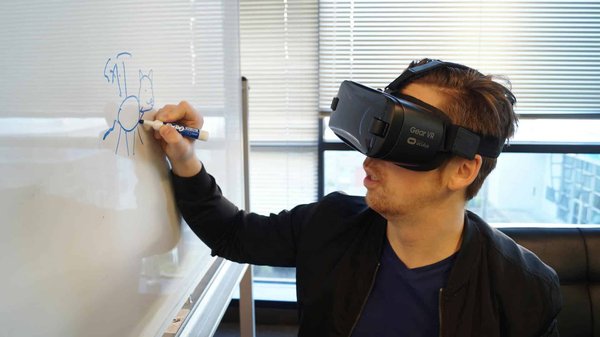 How Can a Manchester-Based Real Estate Agency Use VR for Property Showings?